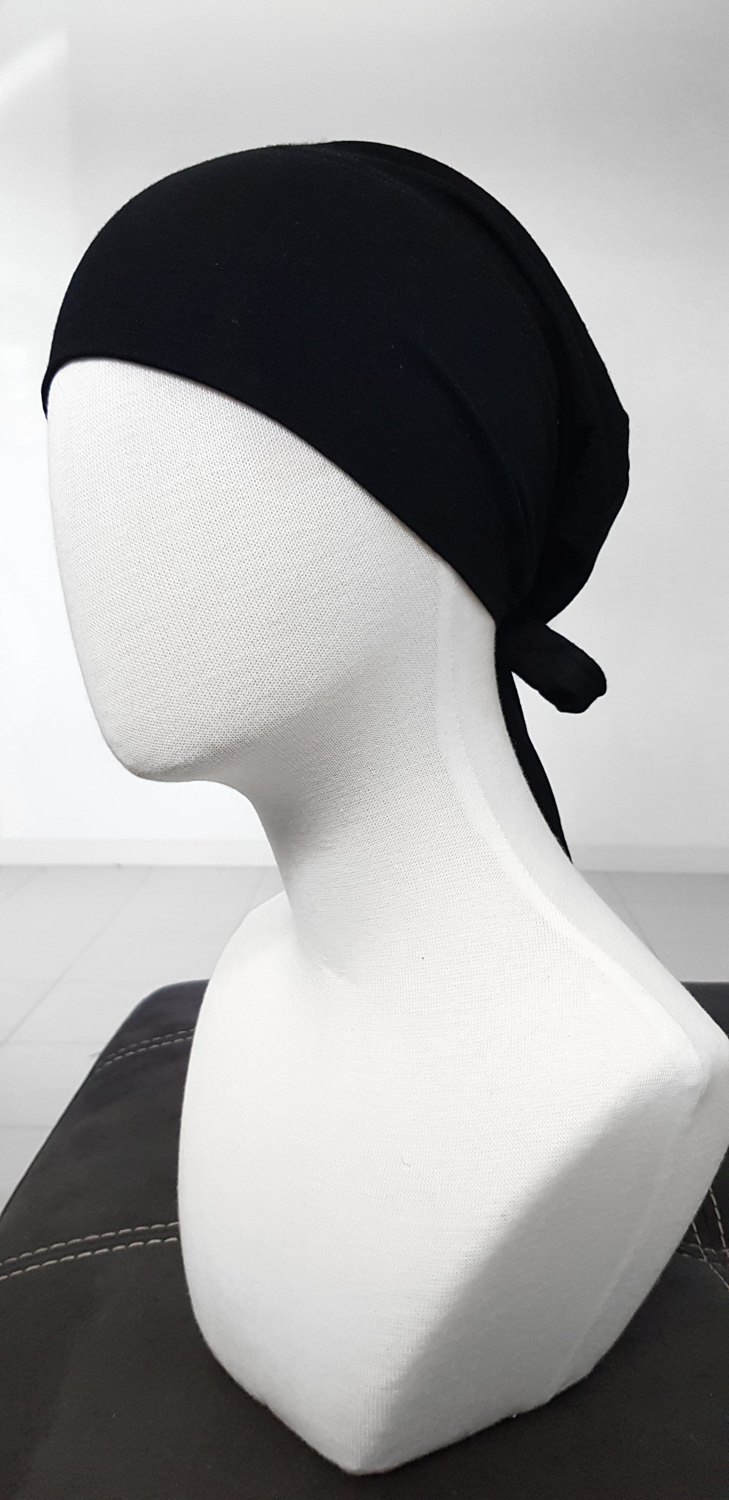 BLACK Closed Tie-Back Cap